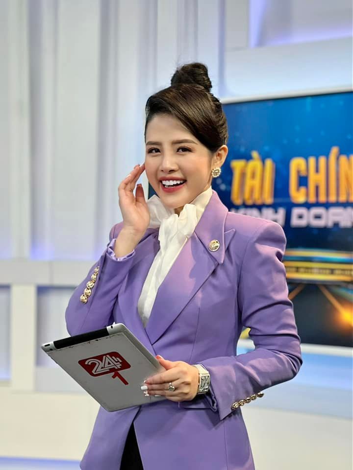 MC Hải Vân: 2 lần bị VTV24 từ chối, cuộc sống sang chảnh không kém sao showbiz - Ảnh 2.