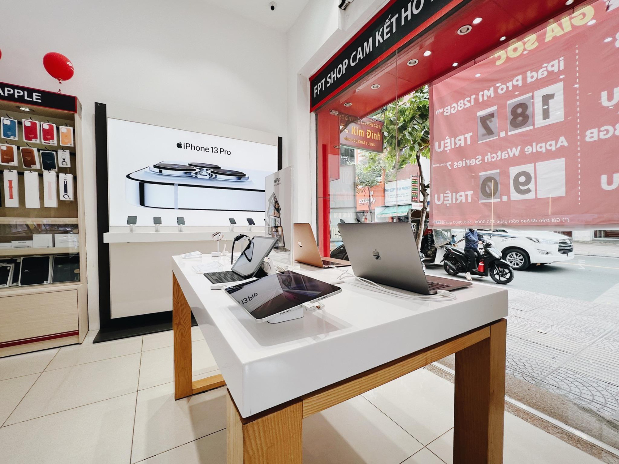 FPT Shop bất ngờ mở bán sớm iPhone 13 Pro Max xanh lá - Ảnh 2.