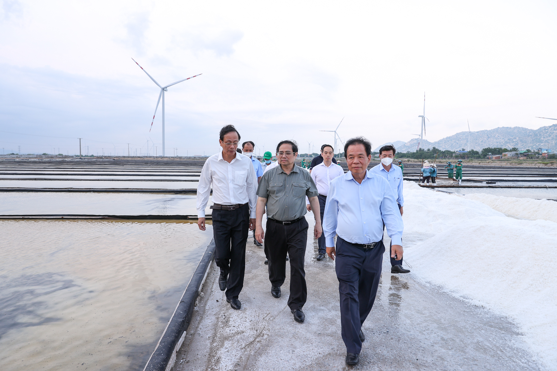 Thủ tướng khảo sát một số công trình, dự án lớn tại Ninh Thuận - Ảnh 8.