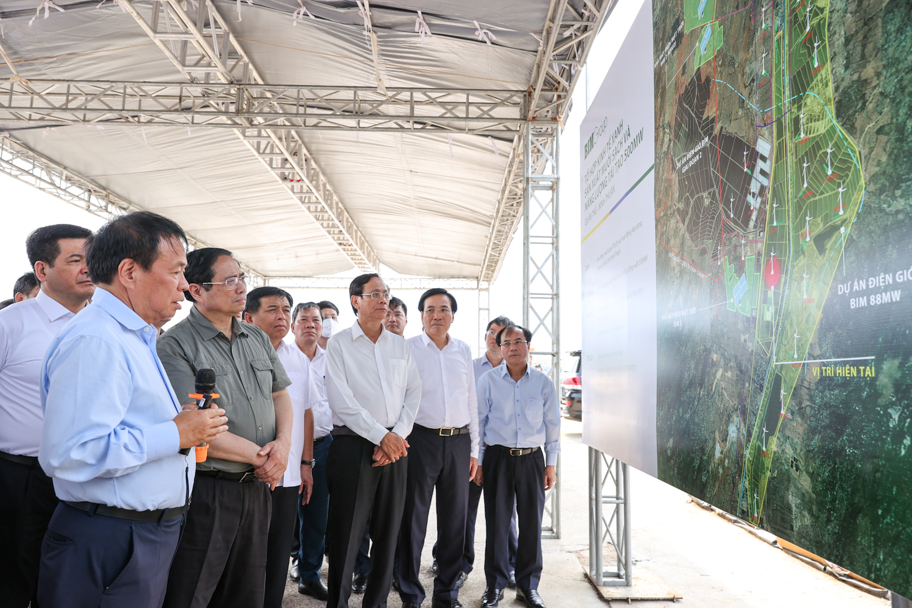 Thủ tướng khảo sát một số công trình, dự án lớn tại Ninh Thuận - Ảnh 4.