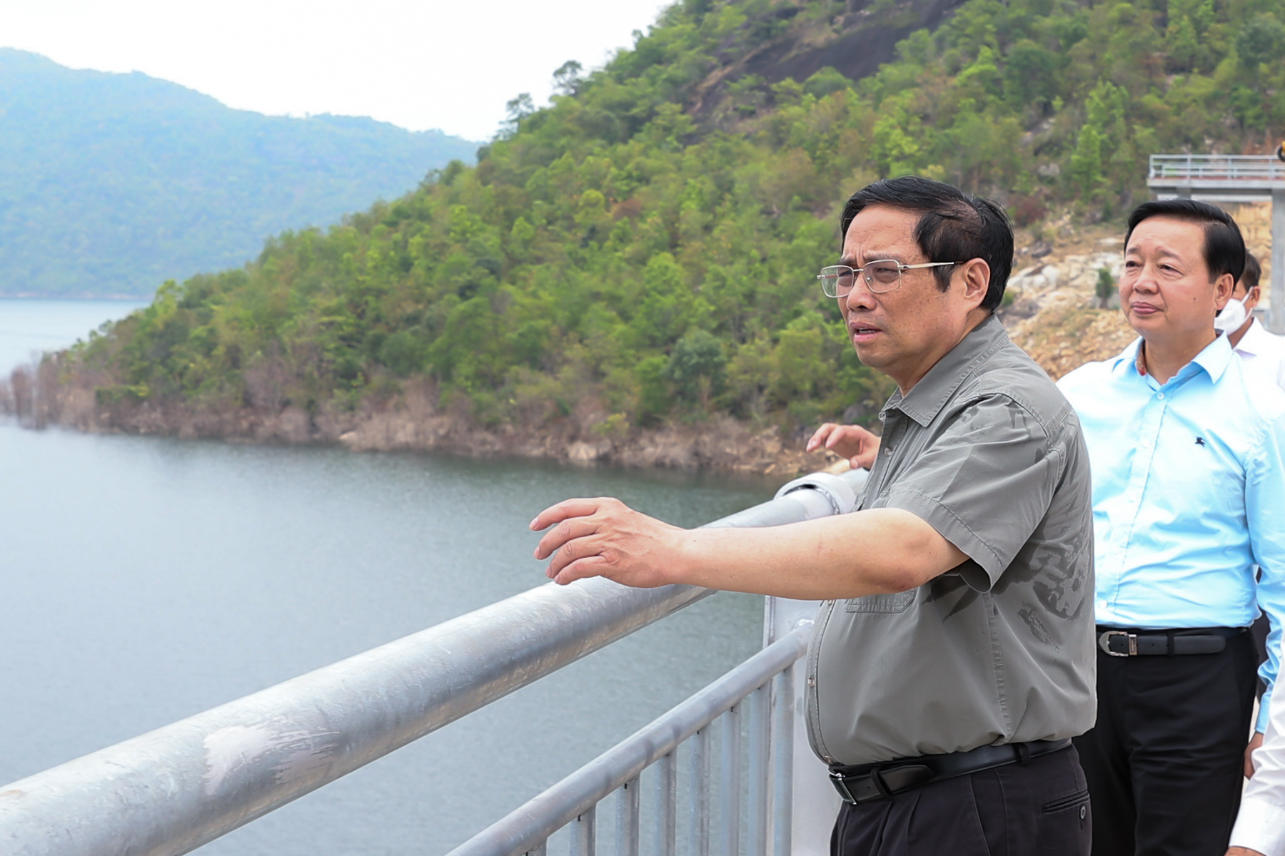 Thủ tướng khảo sát một số công trình, dự án lớn tại Ninh Thuận - Ảnh 12.