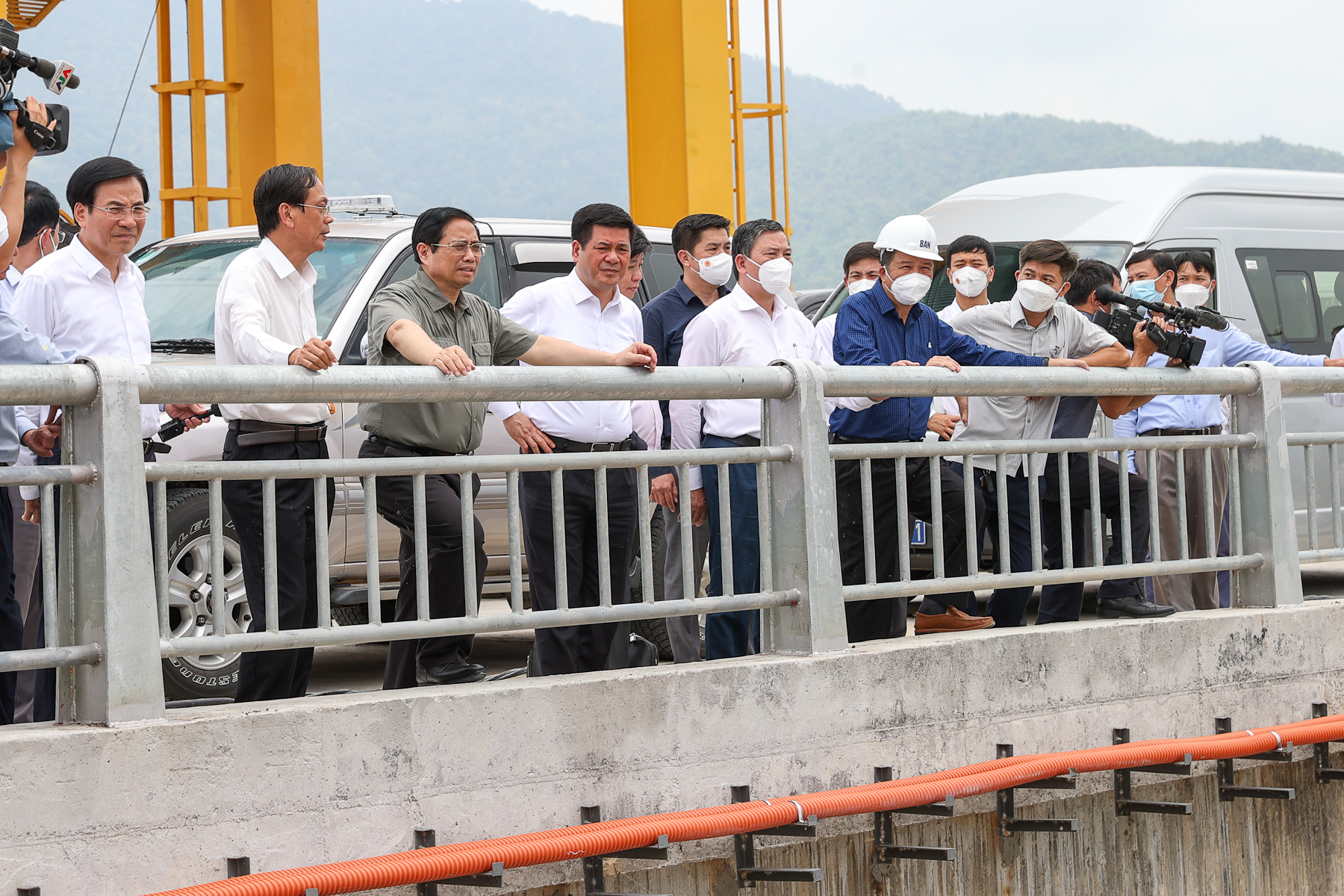 Thủ tướng khảo sát một số công trình, dự án lớn tại Ninh Thuận - Ảnh 13.