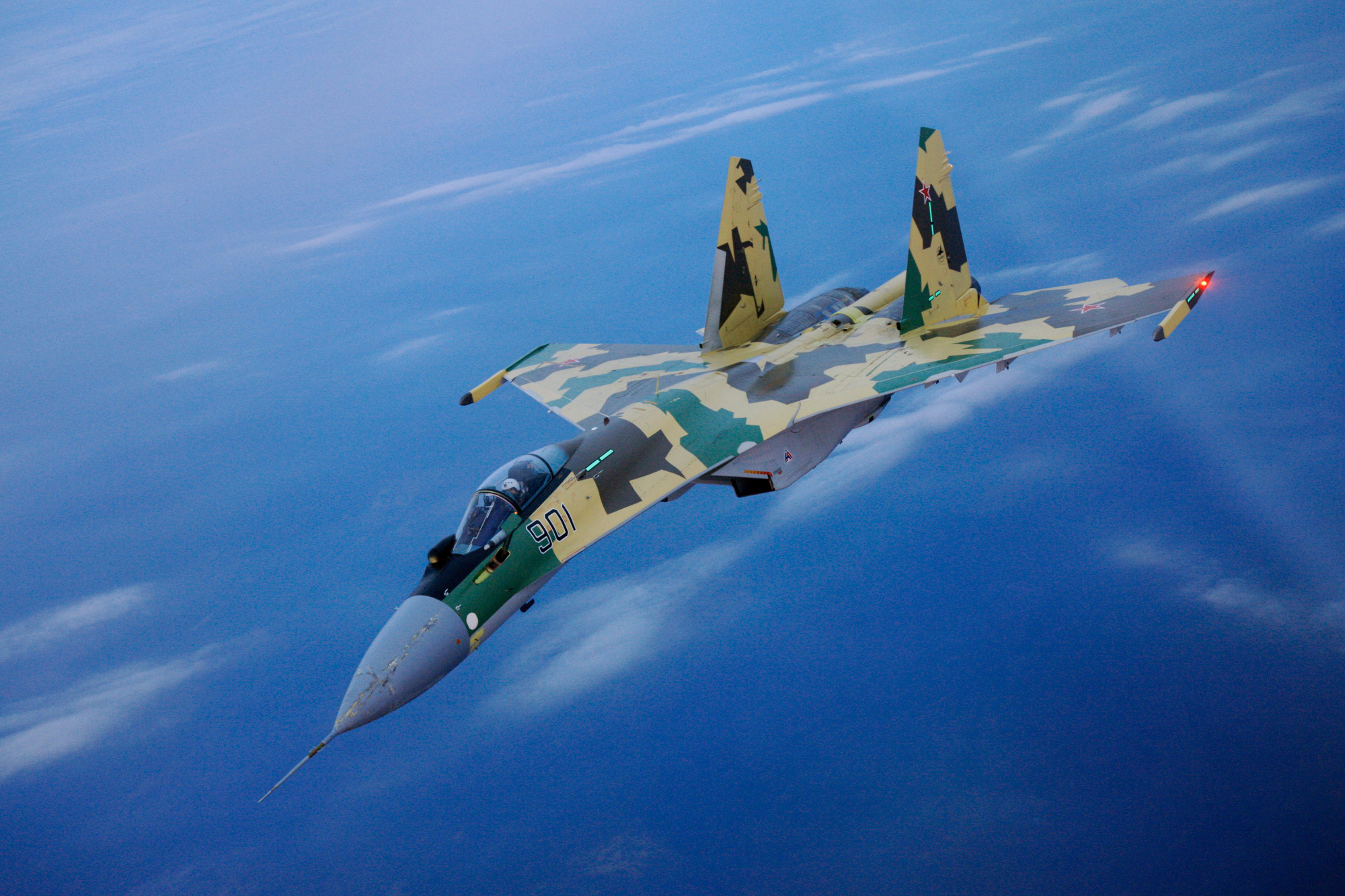 Express: Bí mật công nghệ Su-35 Nga đang bị Mỹ - Anh hiệp đồng “xẻ thịt” - Ảnh 1.