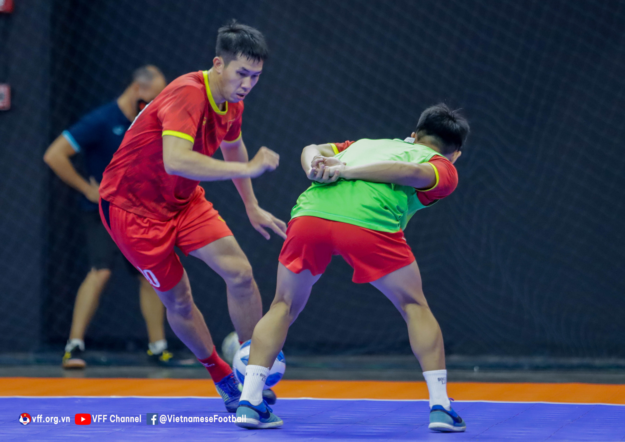 Futsal Việt Nam bắt đầu nguyên tắc bong bóng khép kín trước giải đấu - Ảnh 1.