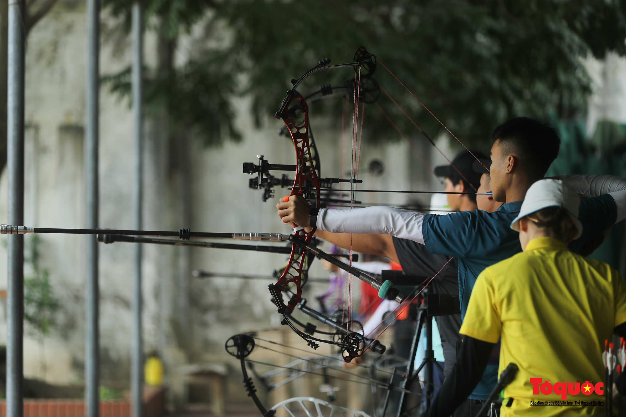 Cung thủ đổ mồ hôi trên sân tập trước thềm SEA Games 31 - Ảnh 16.