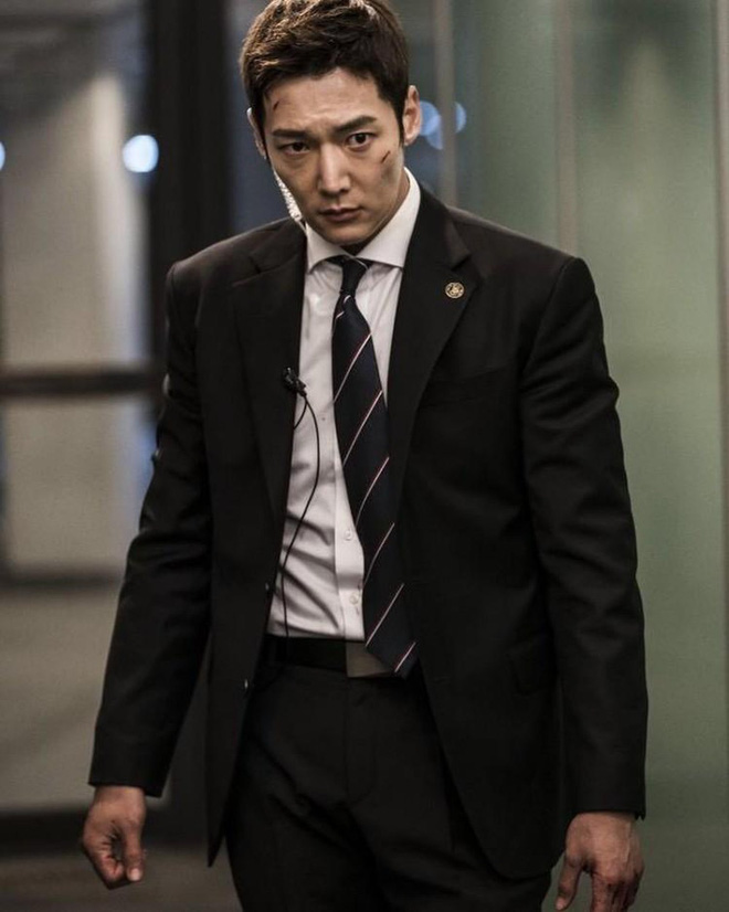 8 nam diễn viên sở hữu visual giang hồ: Ánh mắt Lee Jun Ki làm bao người khóc thét, anh số 3 phản diện mà quá mlem - Ảnh 8.