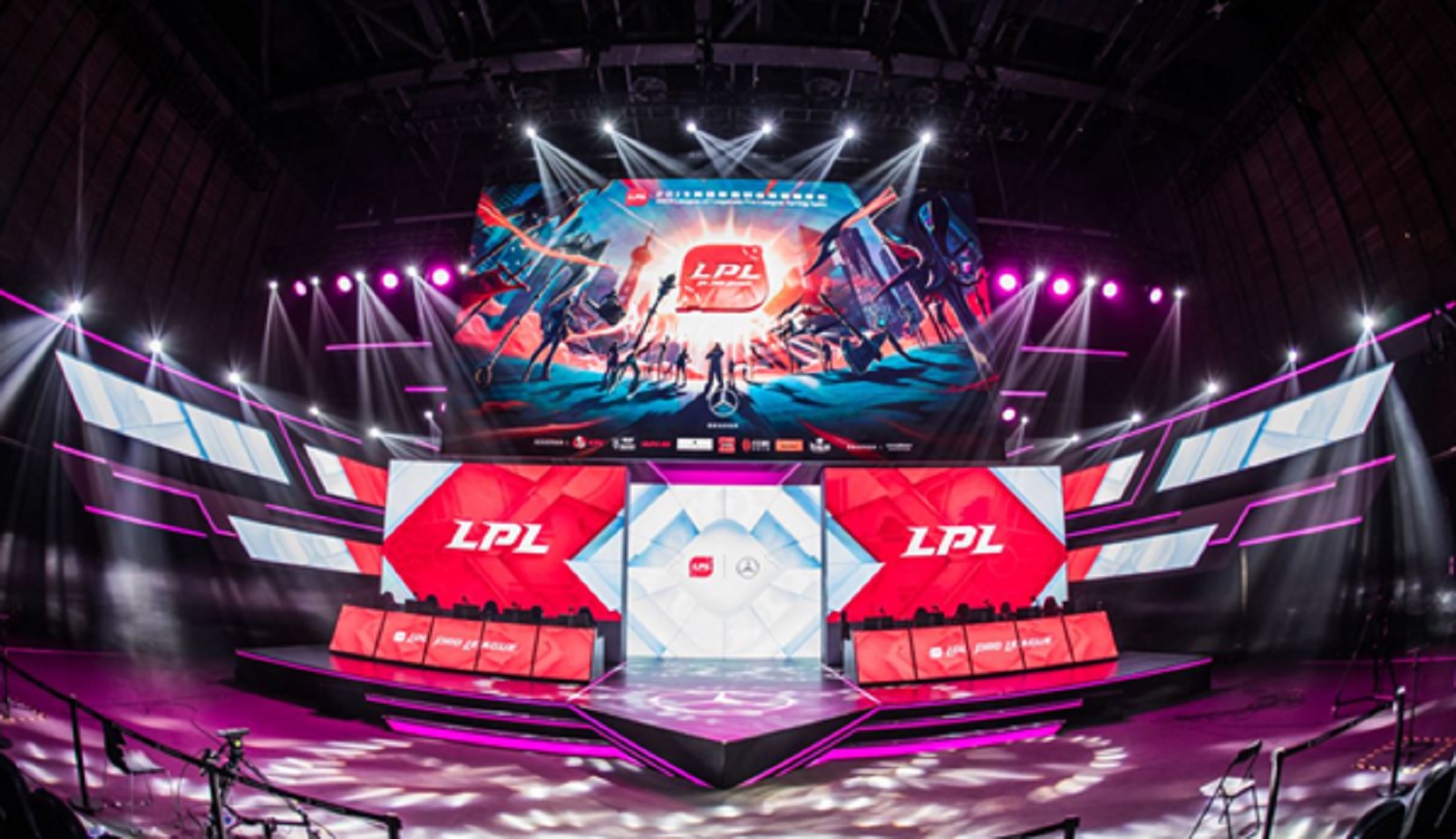 LPL được hỗ trợ tận răng để đánh MSI 2022, cộng đồng LMHT tranh cãi dữ dội: Không cần khóc thuê cho VCS - Ảnh 1.
