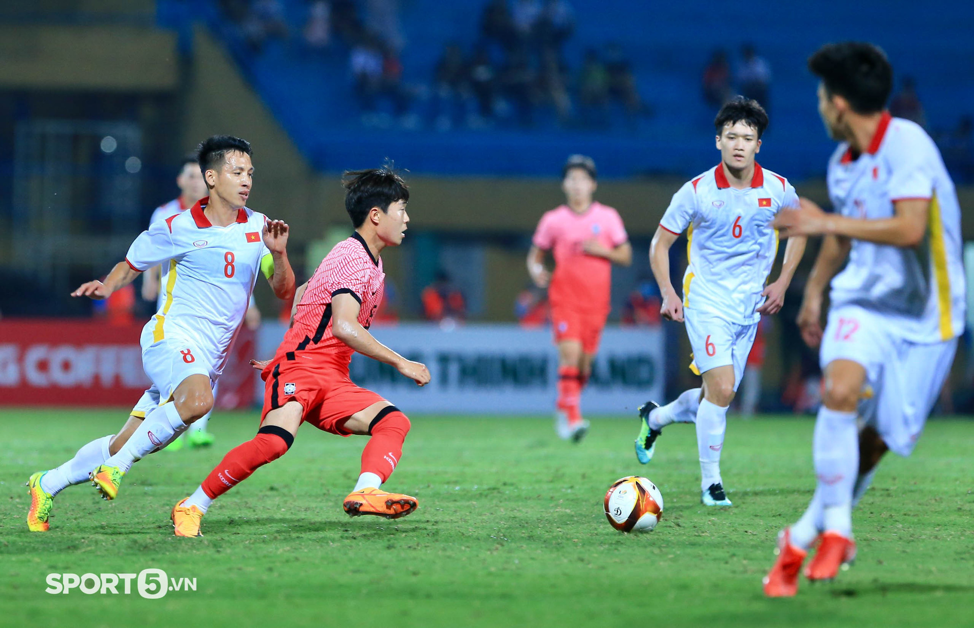 Văn Tùng chớp thời cơ ghi bàn cho U23 Việt Nam vào lưới U20 Hàn Quốc - Ảnh 7.