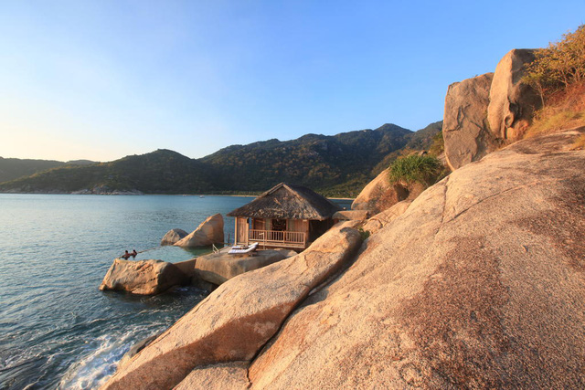 Có tiền cũng không mua được: 2 trong 3 resort sanh chảnh bậc nhất Việt Nam đã kín phòng cho lễ 30/4, địa điểm còn lại giá lên tới 50 triệu đồng/đêm - Ảnh 2.