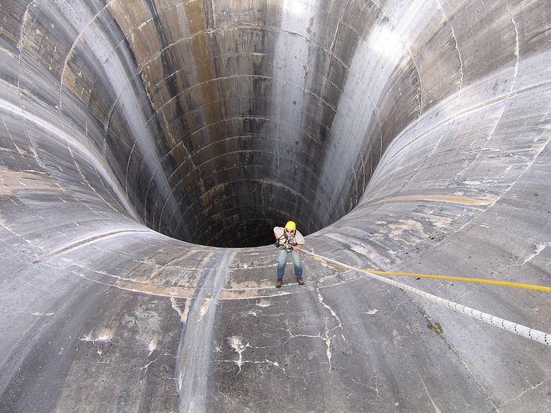 Gibson_Dam_Spillway.jpg