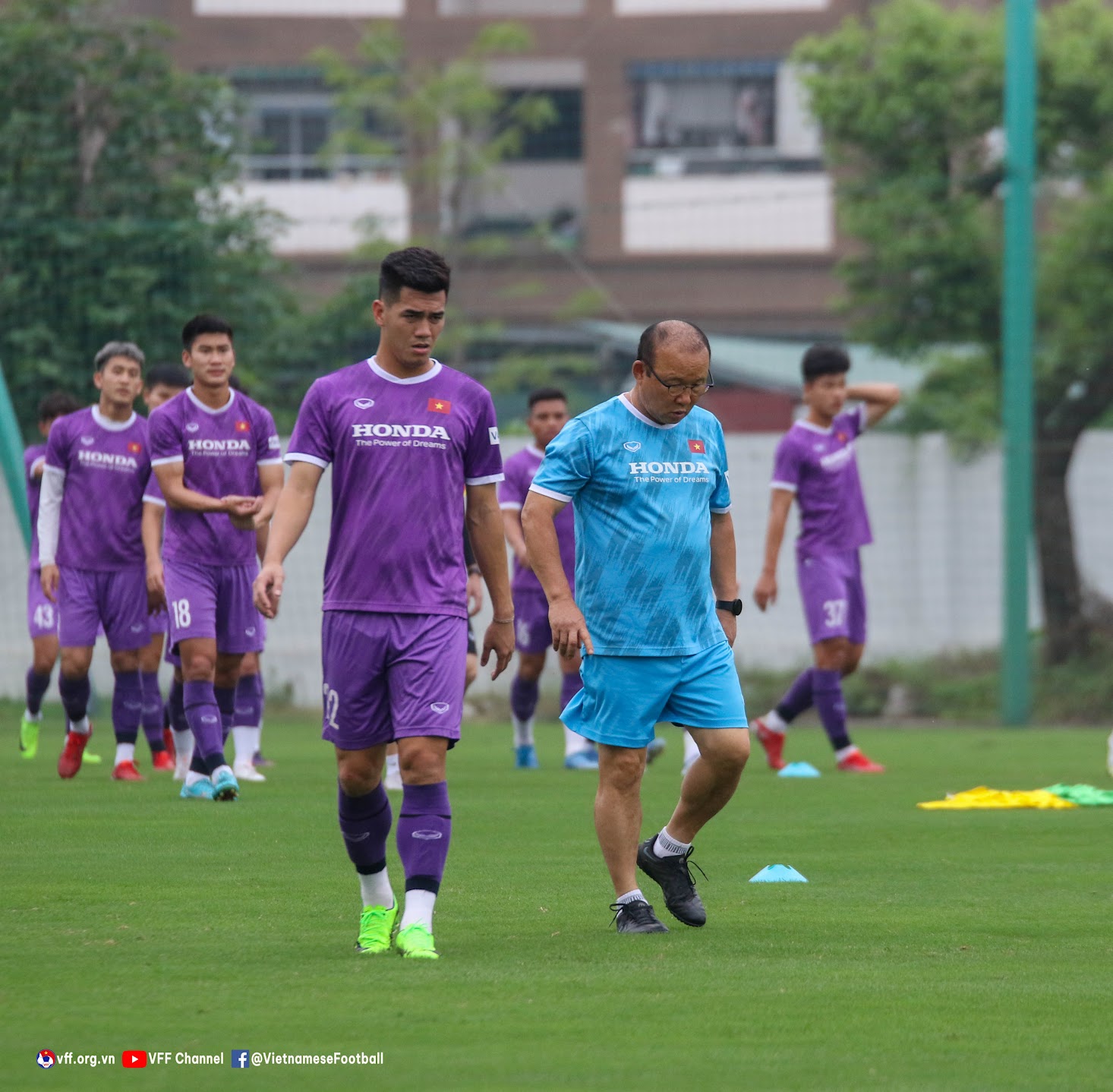 Thủ môn U23 Việt Nam &quot;méo mặt&quot; với bài tập chuẩn bị cho SEA Games 31 - Ảnh 4.