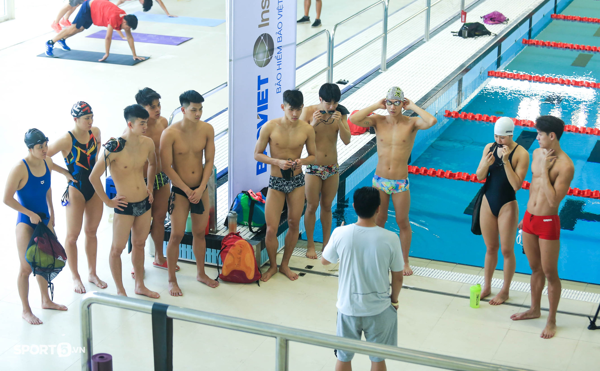 Cận cảnh buổi tập của dàn "nam thần" đội tuyển bơi Việt Nam chuẩn bị cho SEA Games 31 - Ảnh 13.