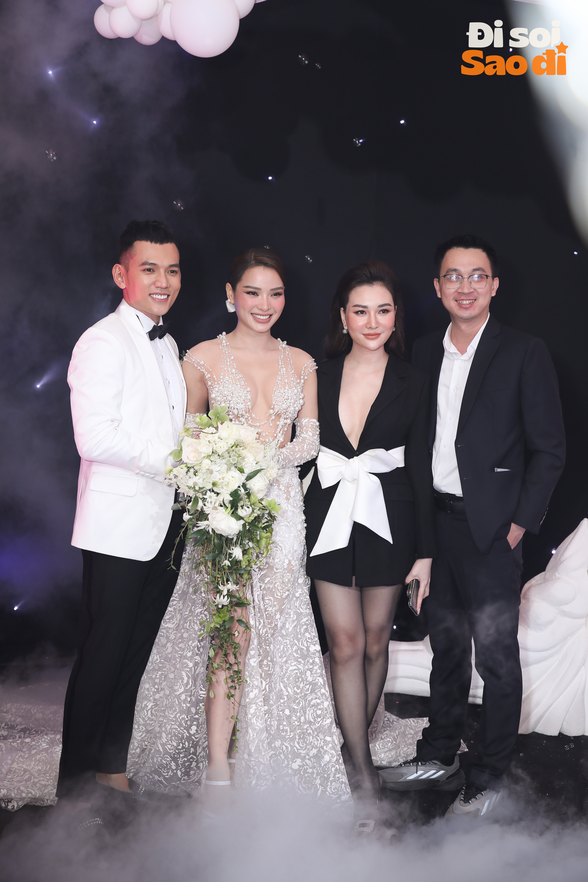 Lâu lắm rồi Vbiz mới rộn ràng đi ăn cưới: Cao Thái Hà, Hải Băng nền nã, hội mỹ nhân đọ sắc trong hôn lễ Phương Trinh Jolie và Lý Bình - Ảnh 4.