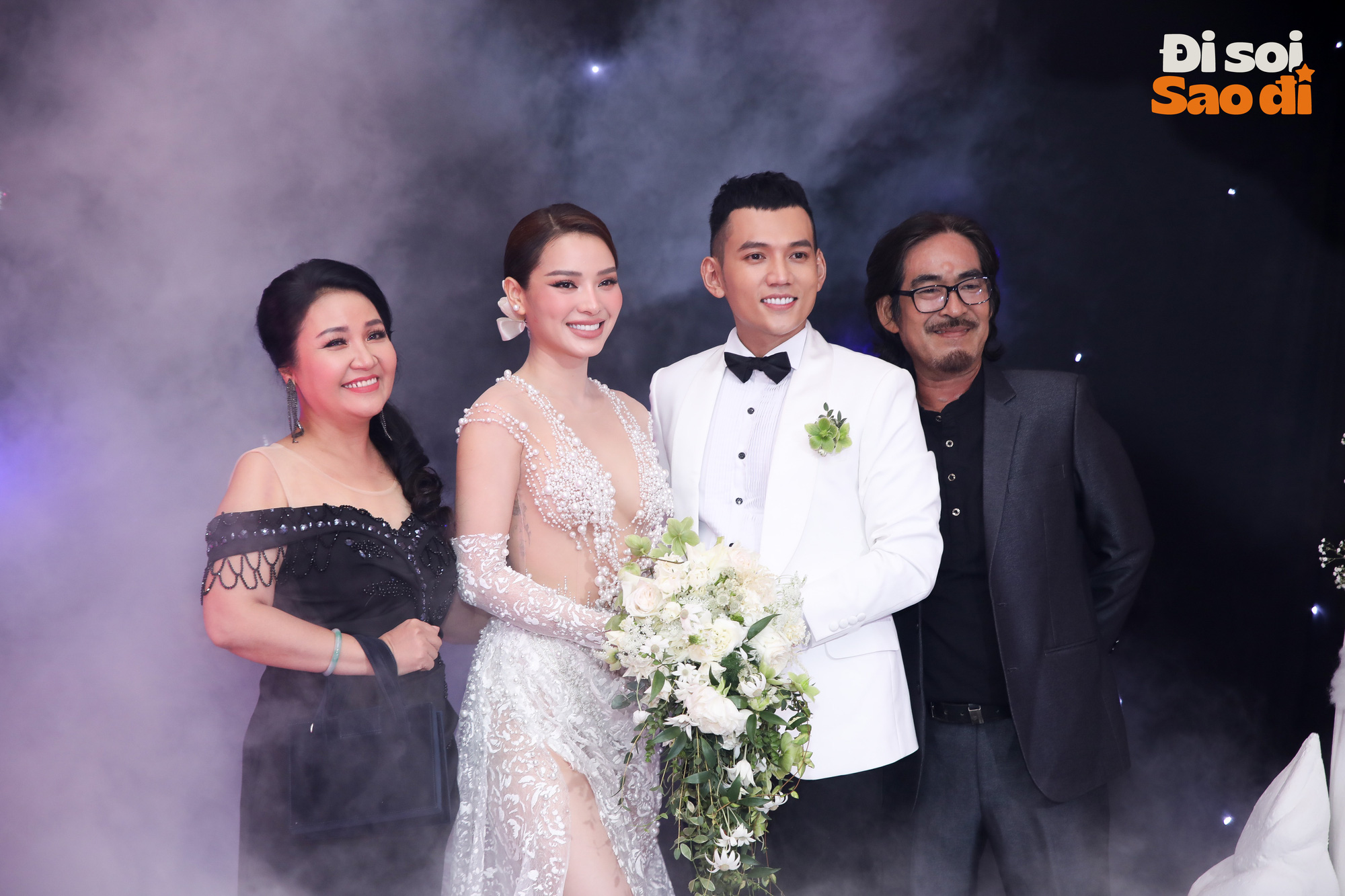 Lâu lắm rồi Vbiz mới rộn ràng đi ăn cưới: Cao Thái Hà, Hải Băng nền nã, hội mỹ nhân đọ sắc trong hôn lễ Phương Trinh Jolie và Lý Bình - Ảnh 3.