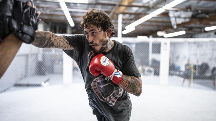 Marlon Vera và câu chuyện truyền cảm hứng về một võ sĩ không từ bỏ - Ảnh 1.