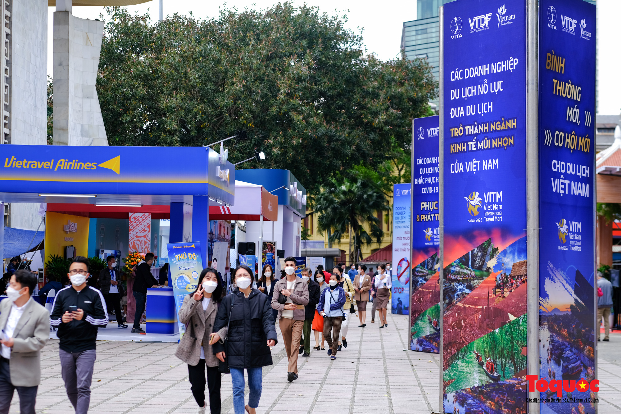 Hà Nội: Người dân thủ đô hào hứng săn vé giá rẻ tại hội chợ Du lịch quốc tế Việt Nam 2022 - Ảnh 20.