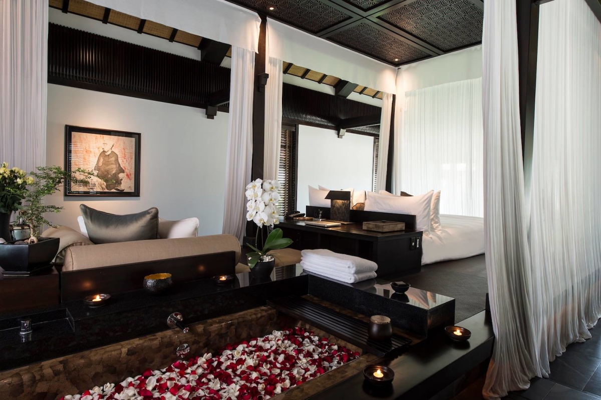 Top 3 căn phòng xa xỉ nhất trong các khu resort xa xỉ hàng đầu Việt Nam: Nghỉ 1 đêm bay vài chục triệu đồng, có nơi lên tới 180 triệu đồng/đêm - Ảnh 12. Top 3 căn phòng xa xỉ nhất trong các khu resort xa xỉ hàng đầu Việt Nam: Nghỉ 1 đêm bay vài chục triệu đồng, có nơi lên tới 180 triệu đồng/đêm - Ảnh 12.