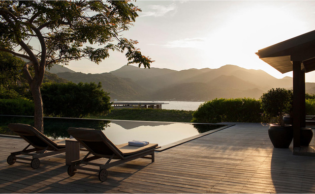 Top 3 căn phòng xa xỉ nhất trong các khu resort xa xỉ hàng đầu Việt Nam: Nghỉ 1 đêm bay vài chục triệu đồng, có nơi lên tới 180 triệu đồng/đêm - Ảnh 2. Top 3 căn phòng xa xỉ nhất trong các khu resort xa xỉ hàng đầu Việt Nam: Nghỉ 1 đêm bay vài chục triệu đồng, có nơi lên tới 180 triệu đồng/đêm - Ảnh 2.