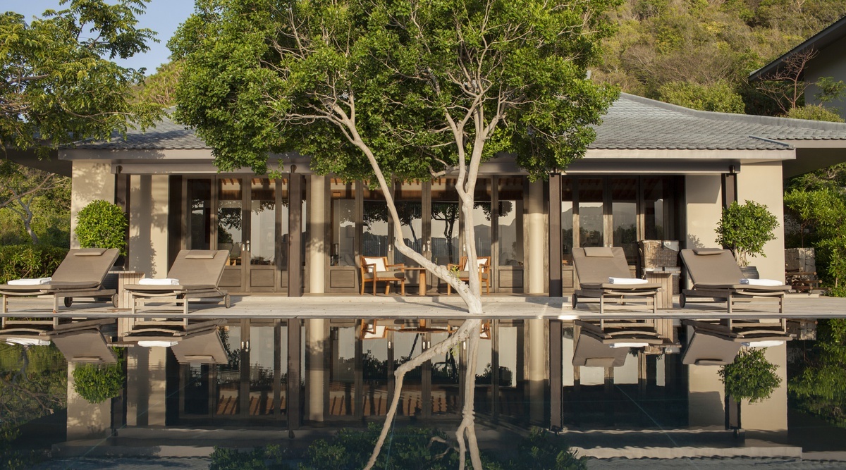 Top 3 căn phòng xa xỉ nhất trong các khu resort xa xỉ hàng đầu Việt Nam: Nghỉ 1 đêm bay vài chục triệu đồng, có nơi lên tới 180 triệu đồng/đêm - Ảnh 1. Top 3 căn phòng xa xỉ nhất trong các khu resort xa xỉ hàng đầu Việt Nam: Nghỉ 1 đêm bay vài chục triệu đồng, có nơi lên tới 180 triệu đồng/đêm - Ảnh 1.