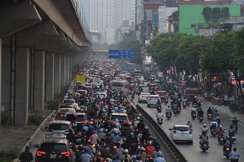 Ngày làm việc cuối cùng trước nghỉ lễ, khách kêu trời vì book xe mòn mỏi không tài xế nào nhận chuyến - Bắt 1 cuốc xe đợi hàng giờ, giá tăng gấp 2-3 lần ngày thường - Ảnh 5.