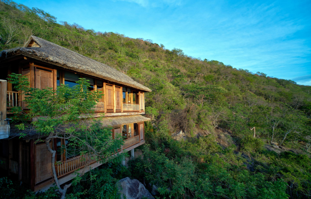 Top 3 căn phòng xa xỉ nhất trong các khu resort xa xỉ hàng đầu Việt Nam: Nghỉ 1 đêm bay vài chục triệu đồng, có nơi lên tới 180 triệu đồng/đêm - Ảnh 5. Top 3 căn phòng xa xỉ nhất trong các khu resort xa xỉ hàng đầu Việt Nam: Nghỉ 1 đêm bay vài chục triệu đồng, có nơi lên tới 180 triệu đồng/đêm - Ảnh 5.