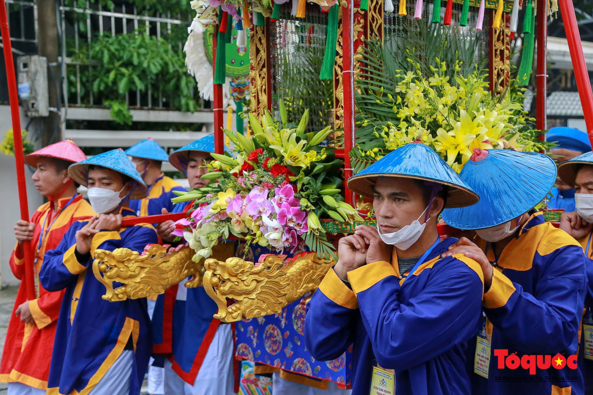 Đường phố Huế rực rỡ sắc màu trong Lễ hội Điện Huệ Nam - Ảnh 5.