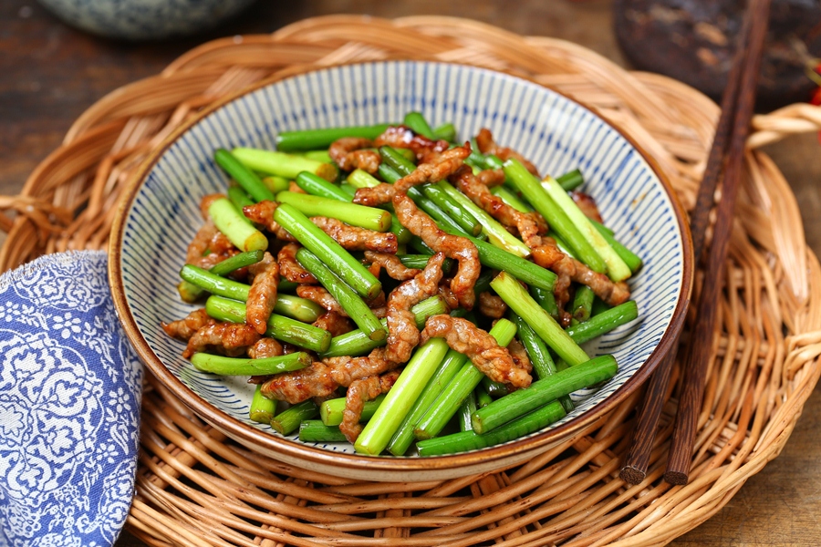 &quot;Thần dược&quot; phòng và trị cảm cúm là đây, xào với thịt bò thì ăn ngon xuất sắc, chỉ cần 1 món cũng đủ cho bữa tối! - Ảnh 11.