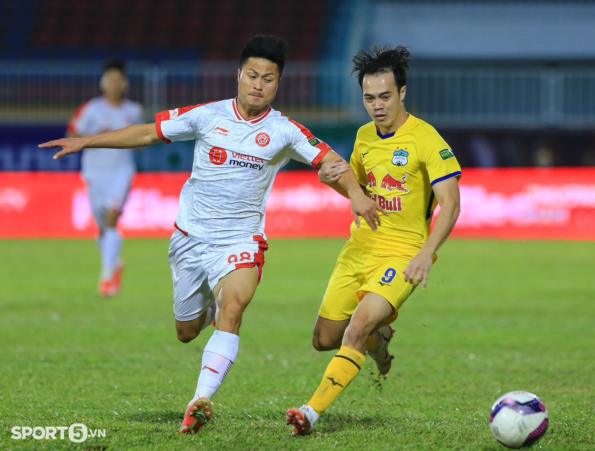 Giá vé xem HAGL tại AFC Champion League như thế nào? - Ảnh 1.