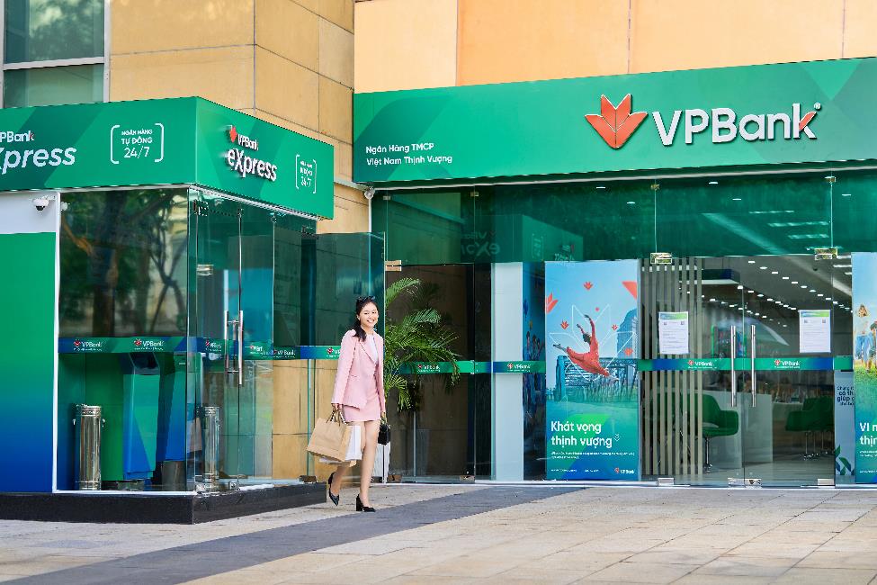 VPBank tái định vị thương hiệu từ các phòng giao dịch - Ảnh 8.