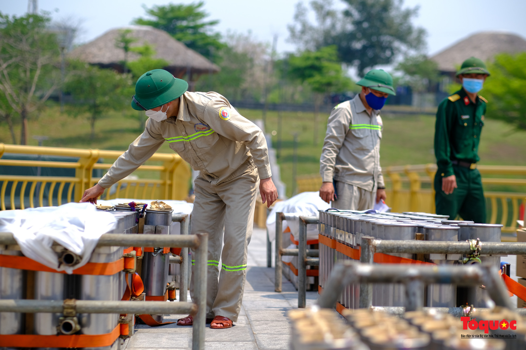 Phú Thọ: Cận cảnh trận địa pháo hoa tầm cao sẵn sàng khai hỏa dịp Giỗ Tổ Hùng Vương 2022 - Ảnh 5.