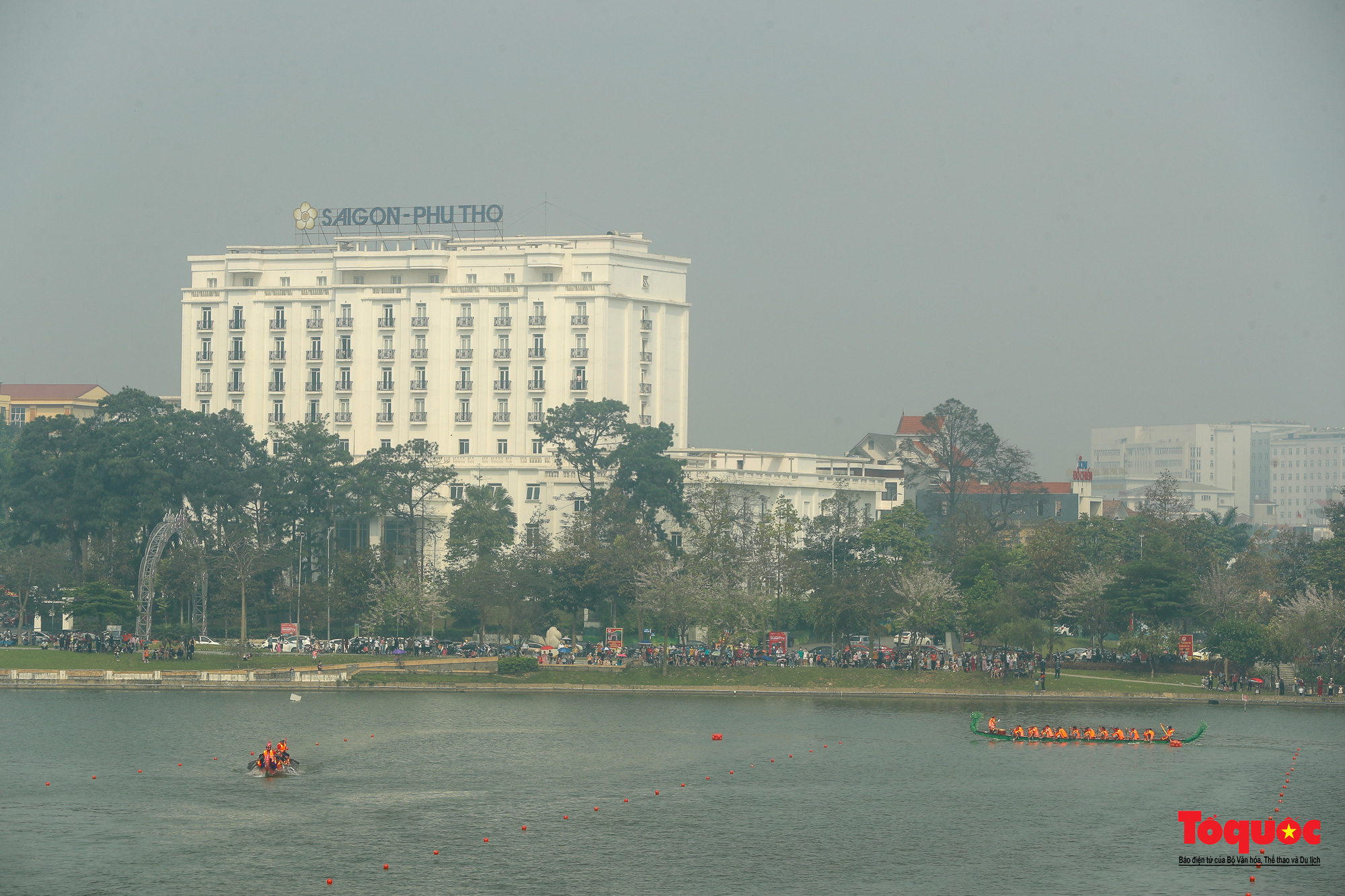 Sôi nổi cuộc đua Bơi chải thành phố Việt Trì - Ảnh 8.