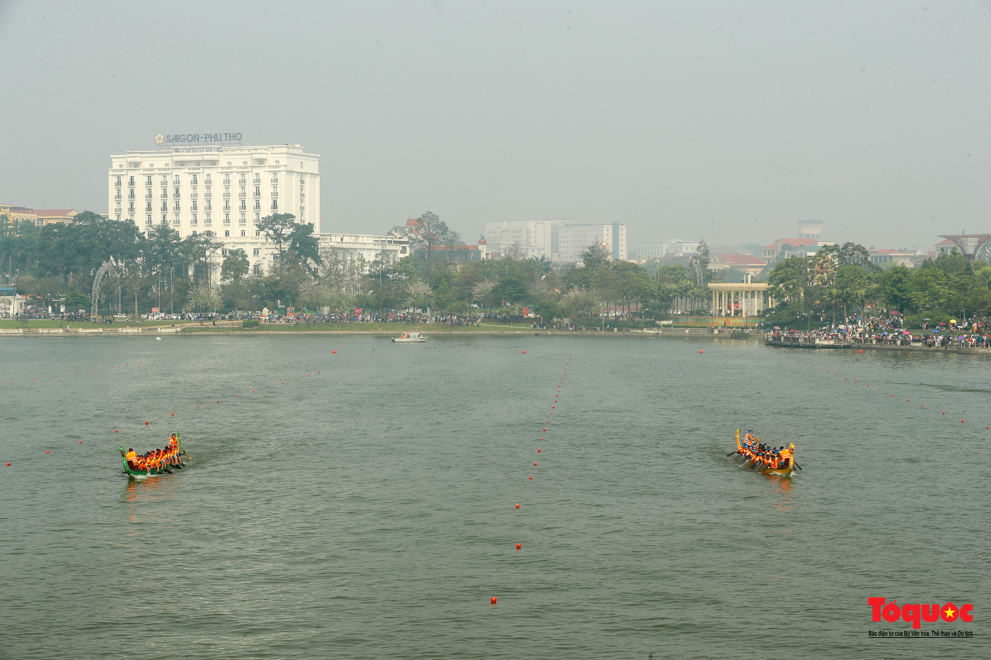 Sôi nổi cuộc đua Bơi chải thành phố Việt Trì - Ảnh 3.