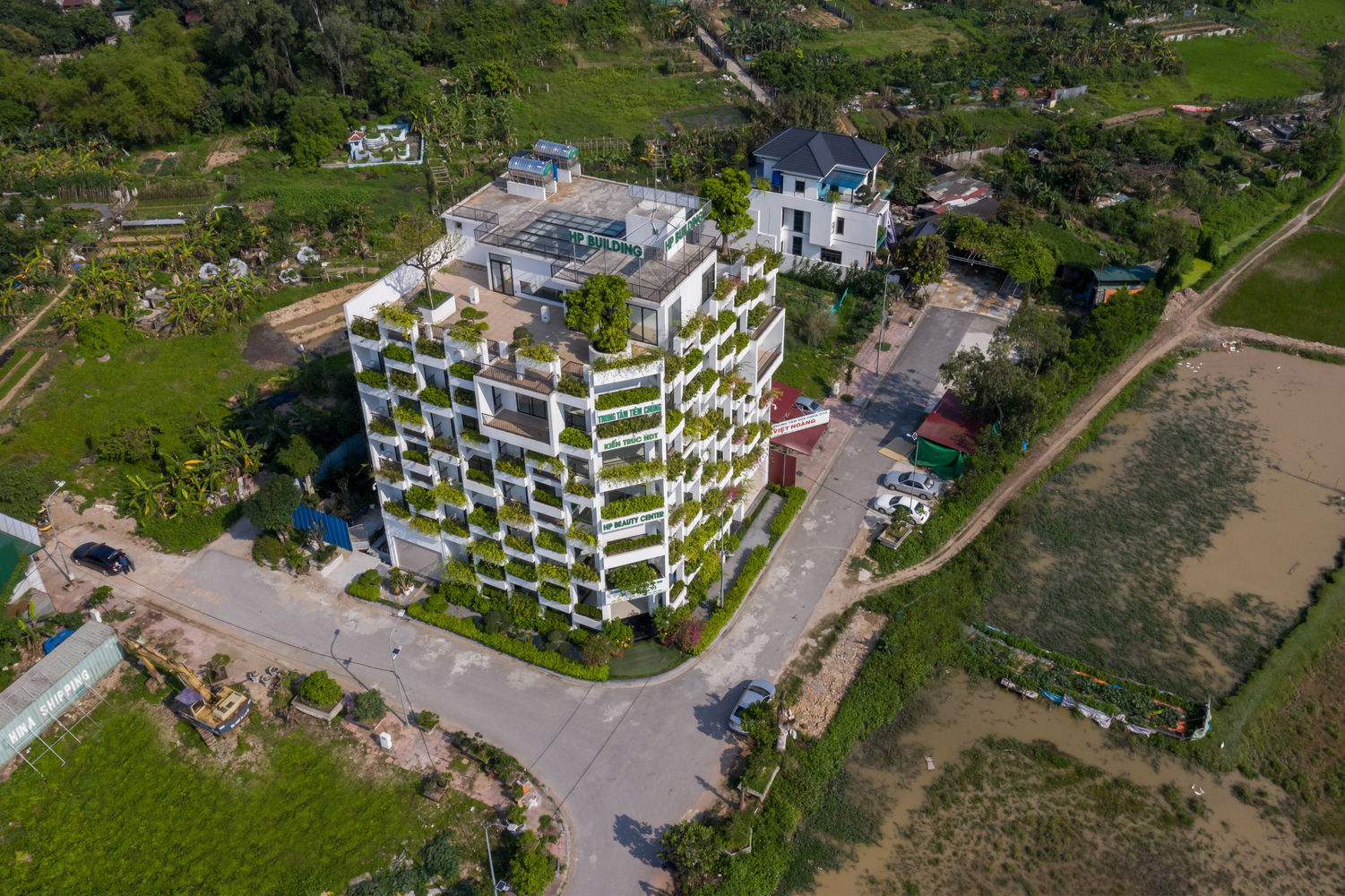 Bắc Ninh: Mãn nhãn với tòa nhà nằm ở phía Tây nhưng lúc nào cũng xanh mát - Ảnh 5.