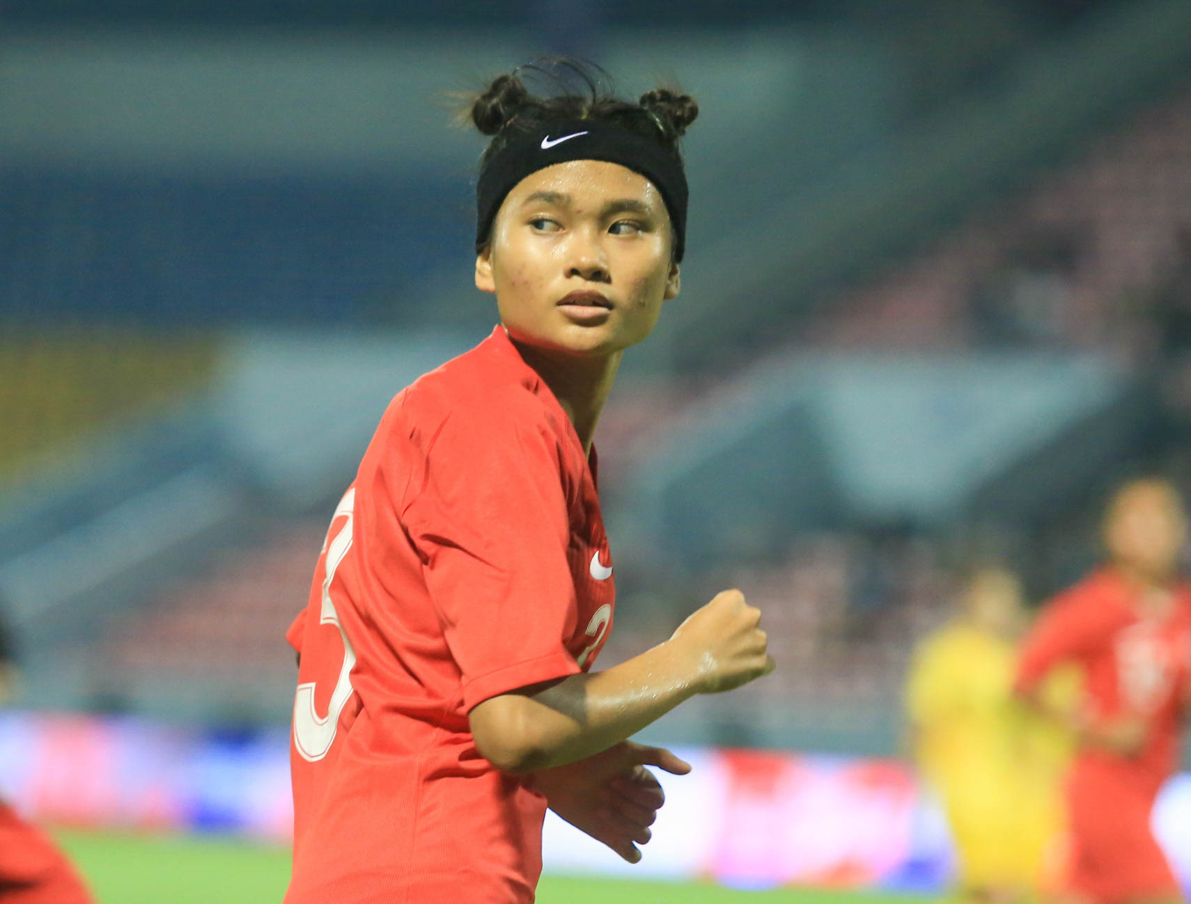 Trọng tài nữ Việt Nam có hành động đẹp với đồng nghiệp tại SEA Games 31 - Ảnh 9.