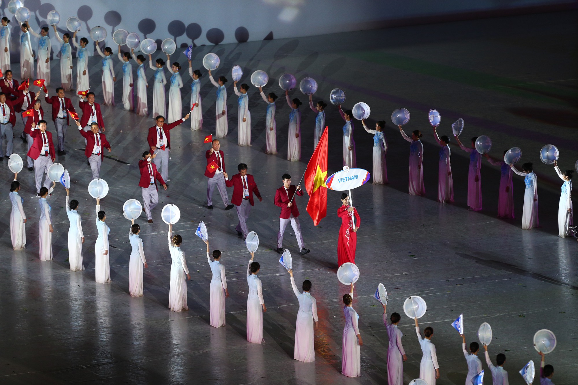 Khoảnh khắc ấn tượng ở lễ khai mạc SEA Games 31: Điệu múa sen động lòng người - Ảnh 20.