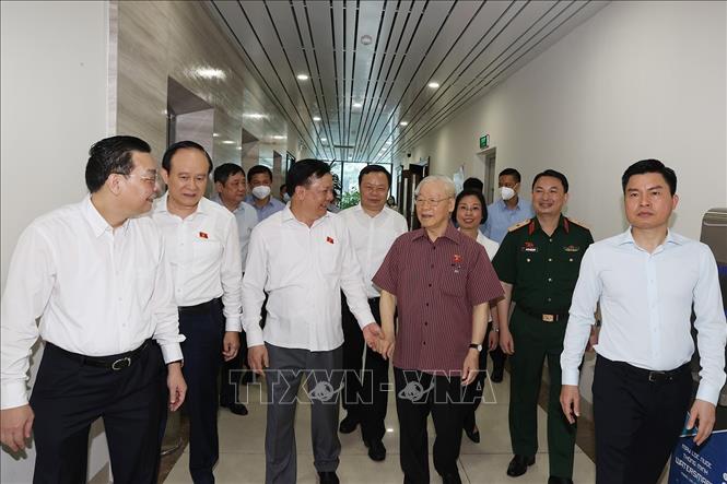 Tổng Bí thư Nguyễn Phú Trọng, Bí thư Quân ủy Trung ương tiếp xúc cử tri - Ảnh 3.