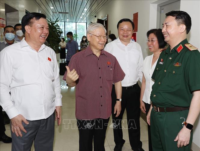 Tổng Bí thư Nguyễn Phú Trọng, Bí thư Quân ủy Trung ương tiếp xúc cử tri - Ảnh 4.