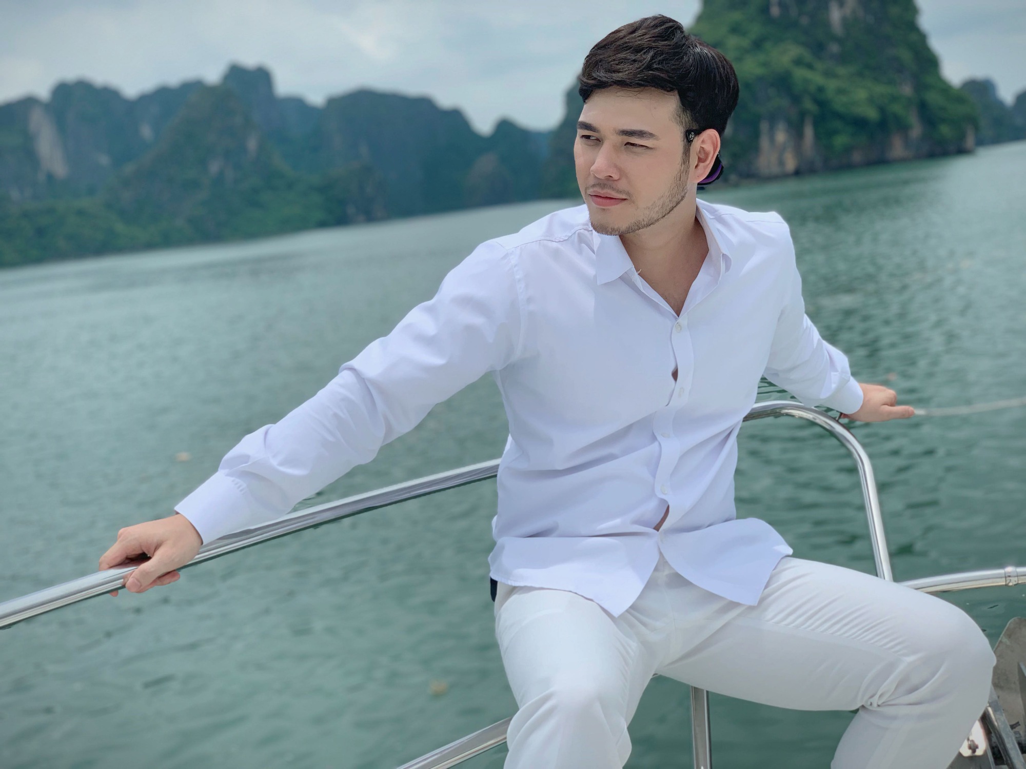 Bác sĩ Hùng "Bão ngầm": Từng thủ vai con rể cực "hãm", đóng phim với Cao Thái Hà không phải lần đầu - Ảnh 5. Bác sĩ Hùng "Bão ngầm": Từng thủ vai con rể cực "hãm", đóng phim với Cao Thái Hà không phải lần đầu - Ảnh 5.