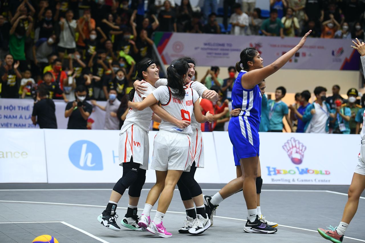 Tổng kết bóng rổ SEA Games 31 ngày 13/5: Đội tuyển nam toàn thắng, đội tuyển nữ có chiến thắng lịch sử trước Philippines - Ảnh 4.