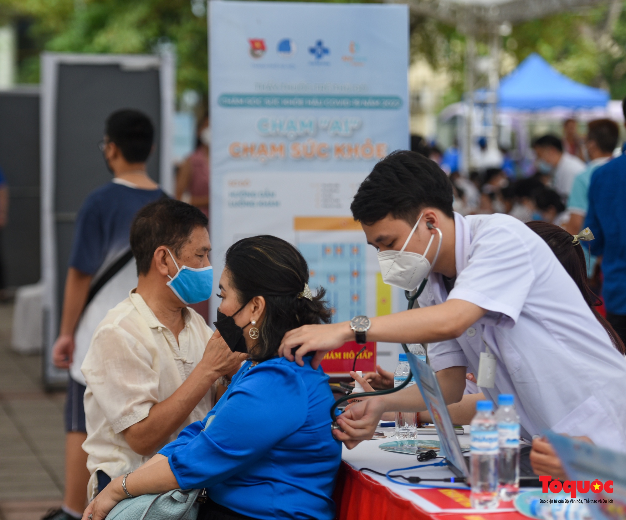 Hà Nội: Khám sức khỏe miễn phí cho hơn 3000 tình nguyện viên SEA Games 31 - Ảnh 5.