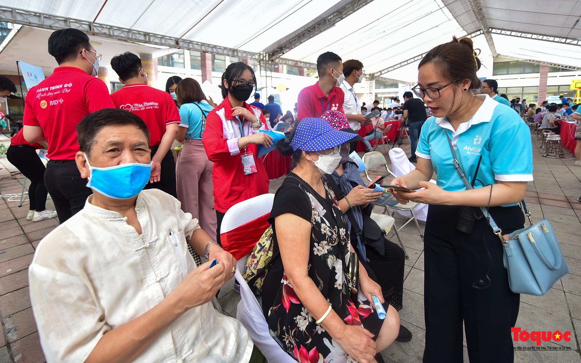 Hà Nội: Khám sức khỏe miễn phí cho hơn 3000 tình nguyện viên SEA Games 31 - Ảnh 9.
