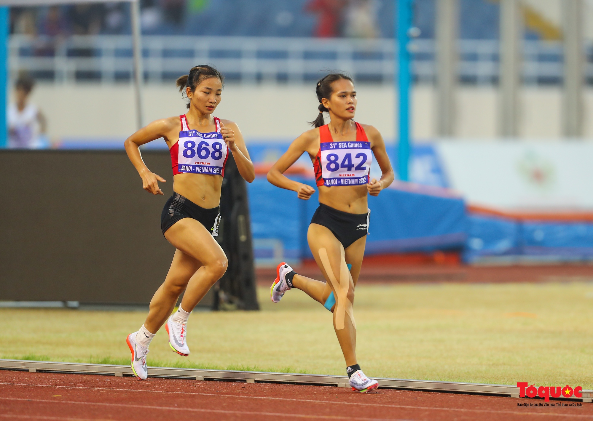 Phó Thủ tướng Vũ Đức Đam thăm, động viên các VĐV thi đấu tại SEA Games 31 - Ảnh 15.