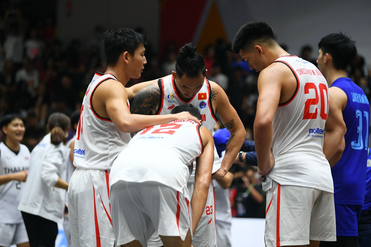 Thất bại đáng tiếc, đội tuyển bóng rổ Việt Nam mang về 2 huy chương Bạc 3x3 tại SEA Games 31 - Ảnh 4.