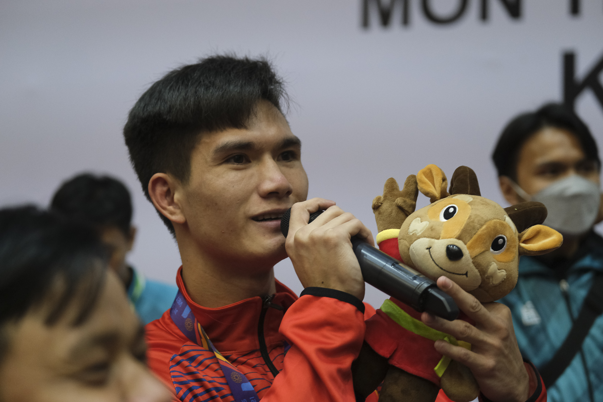 Nguyễn Quang Huy giành HCV SEA Games 31 ngay tại quê nhà - Ảnh 2. Nguyễn Quang Huy giành HCV SEA Games 31 ngay tại quê nhà - Ảnh 2.