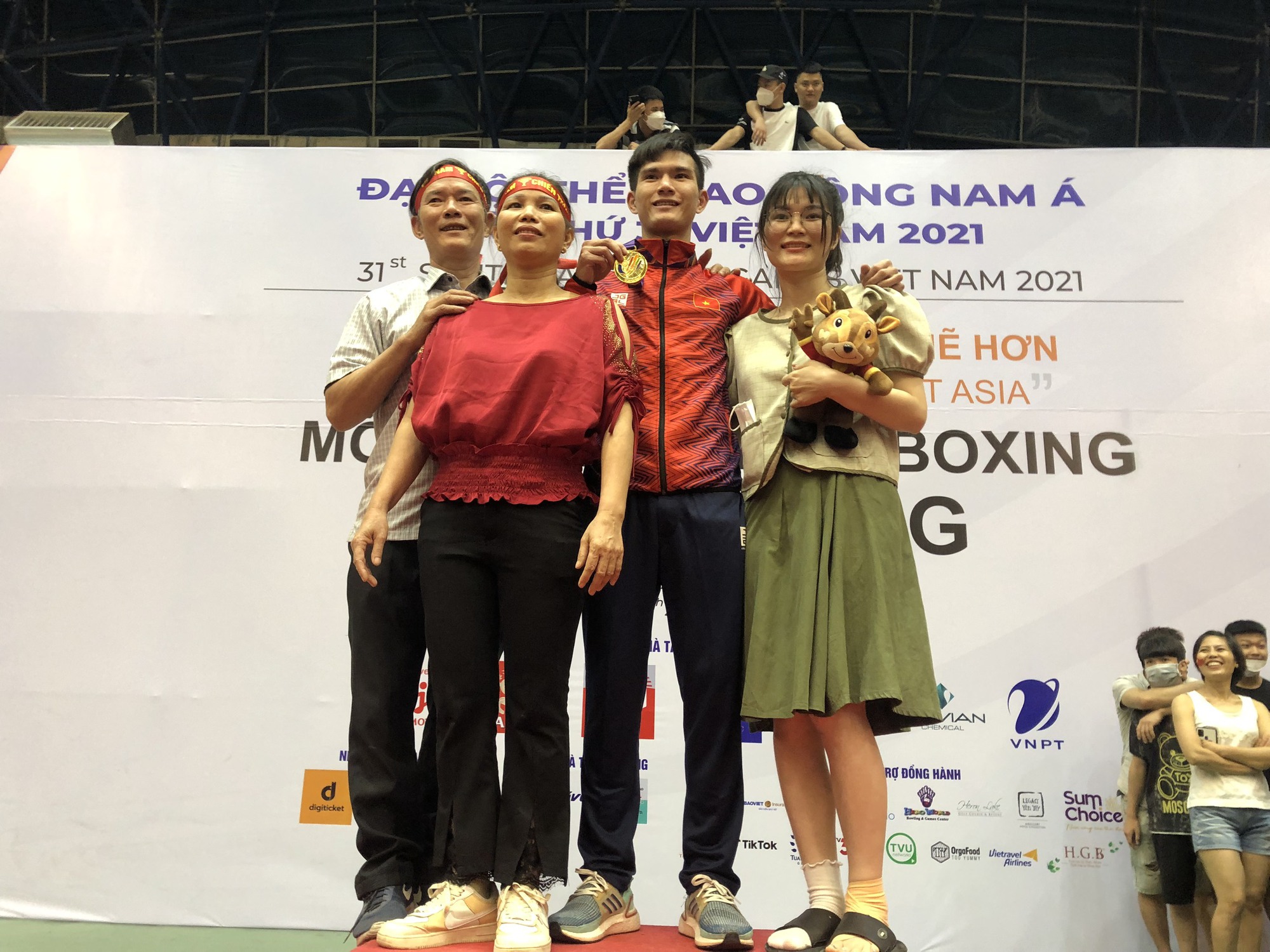 Nguyễn Quang Huy giành HCV SEA Games 31 ngay tại quê nhà - Ảnh 3. Nguyễn Quang Huy giành HCV SEA Games 31 ngay tại quê nhà - Ảnh 3.