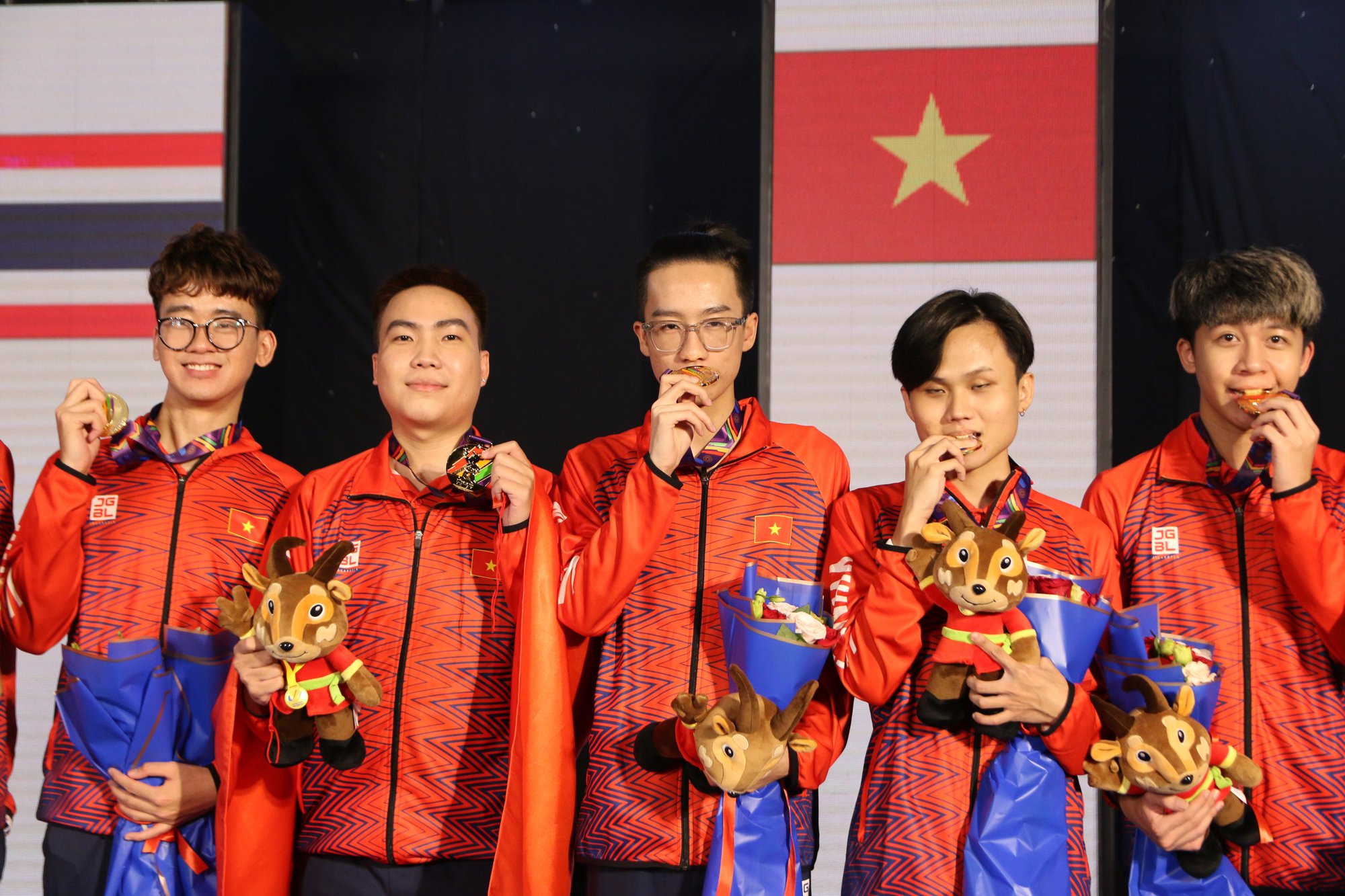 Đội tuyển LMHT: Tốc Chiến mang về HCV lịch sử cho Esports Việt Nam ở SEA Games 31 - Ảnh 4.