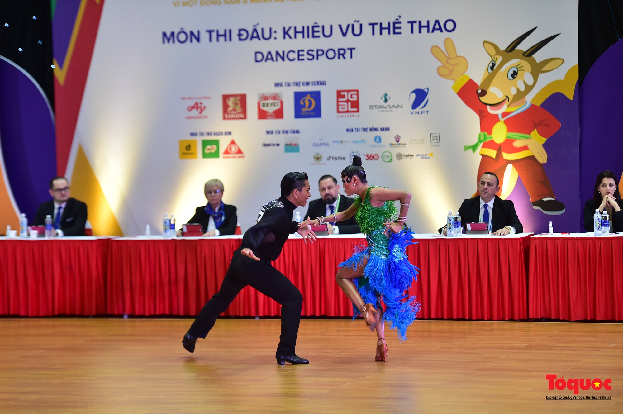 SEA Games 31: Dance Sport Việt Nam liên tục &quot;gặt vàng' trong ngày ra quân - Ảnh 13.