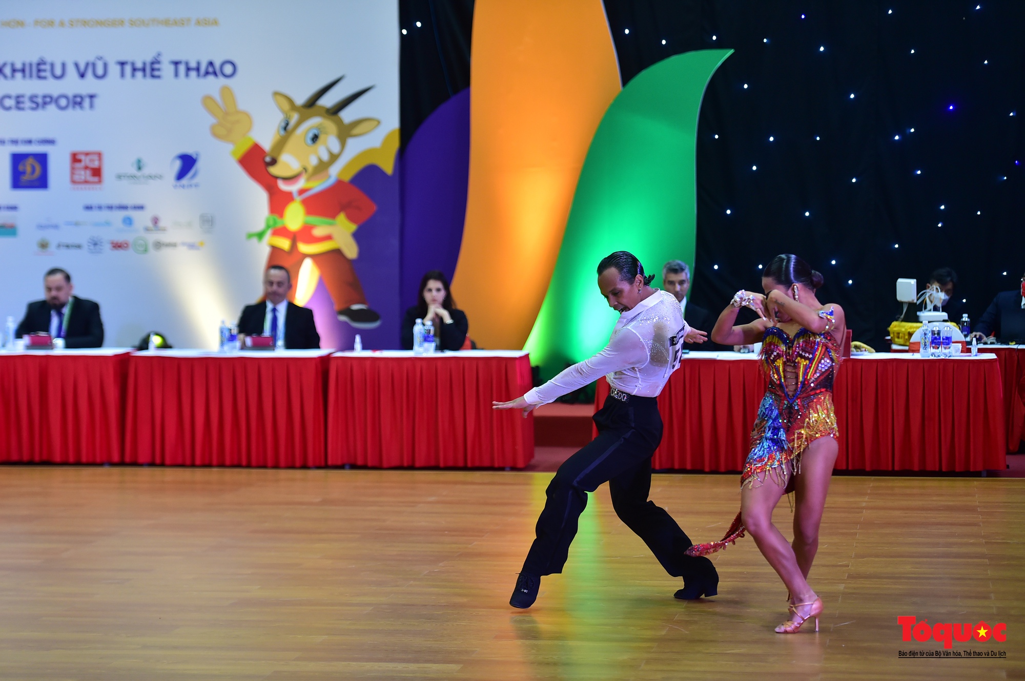 SEA Games 31: Dance Sport Việt Nam liên tục &quot;gặt vàng' trong ngày ra quân - Ảnh 12.