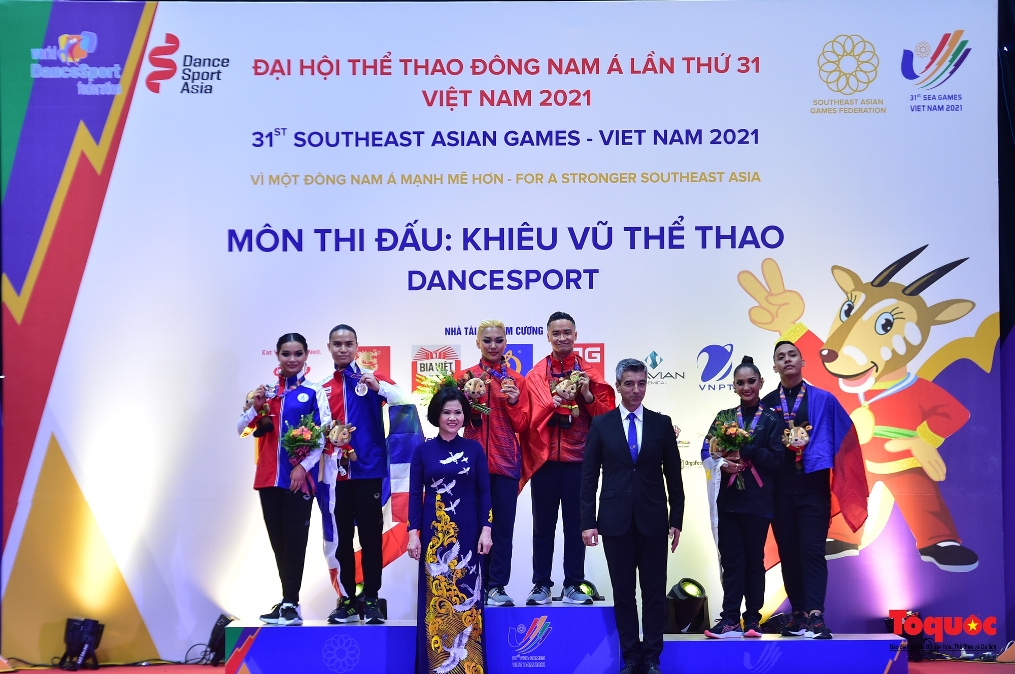 SEA Games 31: Dance Sport Việt Nam liên tục &quot;gặt vàng' trong ngày ra quân - Ảnh 16.