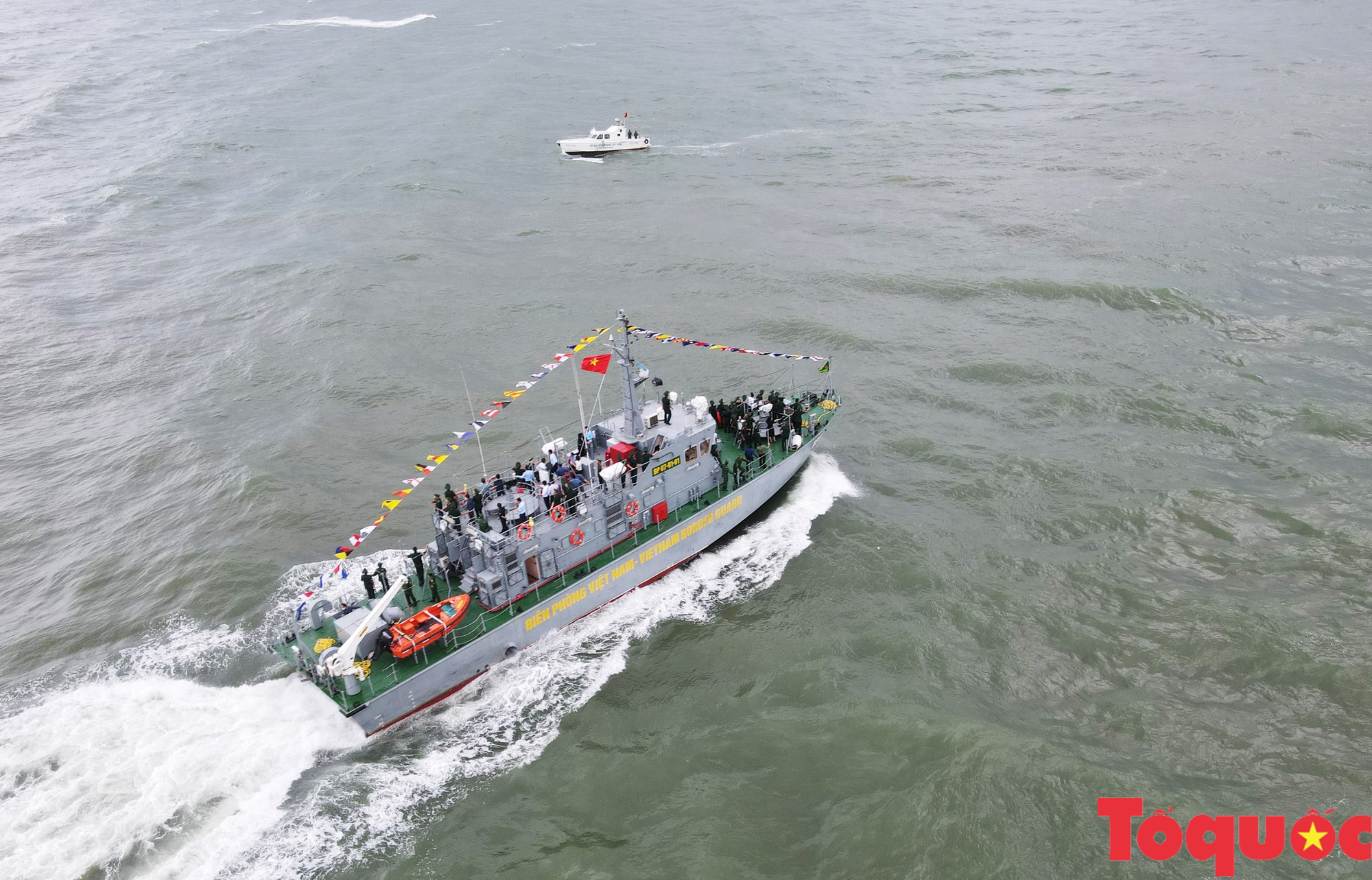 Bộ Chỉ huy BĐBP Quảng Bình: Tiếp nhận tàu tuần tra cao tốc hiện đại - Ảnh 9.